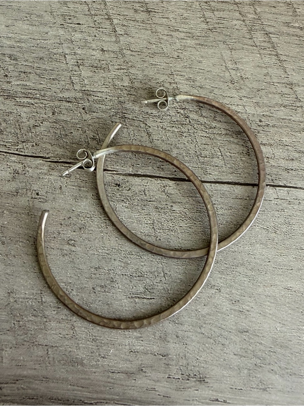 Kendra Scott Silver Hammered Hoop Earrings
